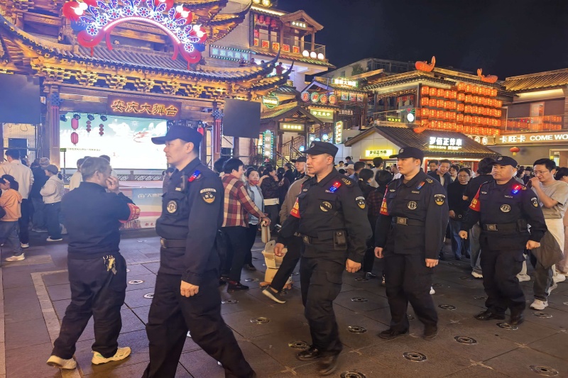五一执勤现场_副本_20260507160412A025 首页- 尊龙集团中国官方网站